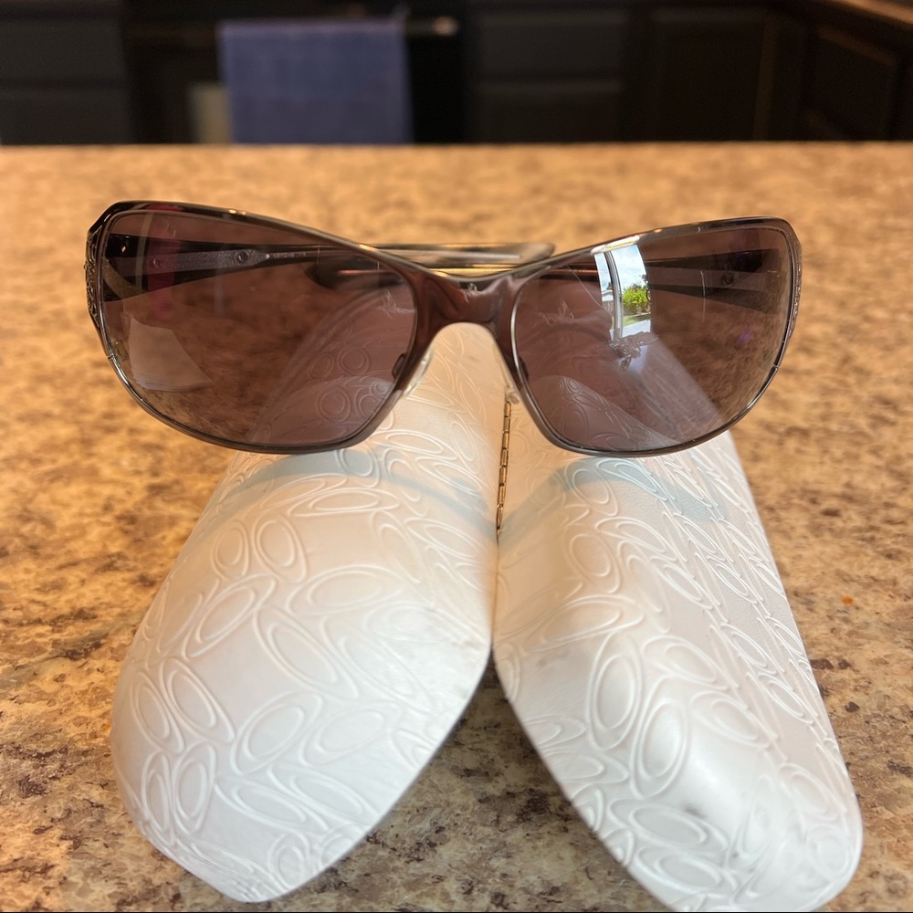 Oakley Behave Sunglasses